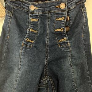 High waisted 8 buttons Skinny jeans